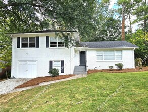 Building Photo - 2233 Leafmore Dr