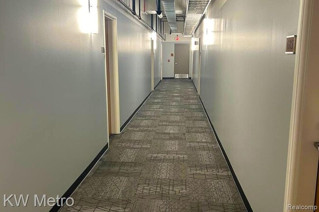 Foto del edificio - 350 N Main St