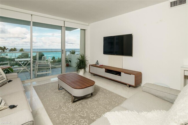 Foto del edificio - 2 br, 2 bath Condo - 5151 Collins Ave Apt 734