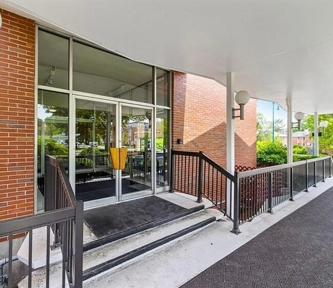 Building Photo - 20 Hammond Pond Pkwy