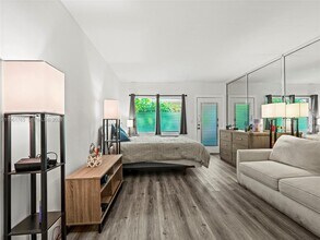 Building Photo - 1060 Pennsylvania Ave