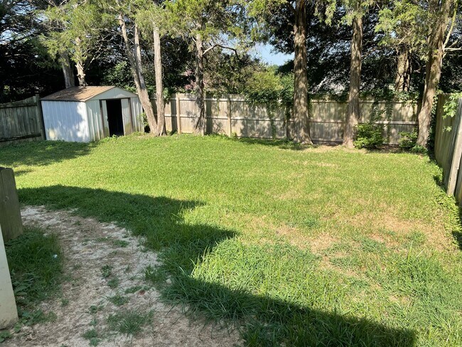 Foto del edificio - AVAILABLE SOON!!