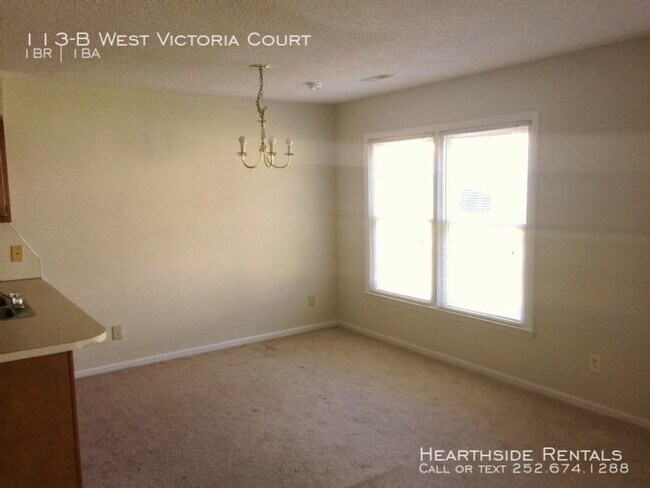 Building Photo - 113 W Victoria Ct