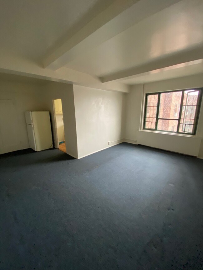 Building Photo - 1575 Odell St