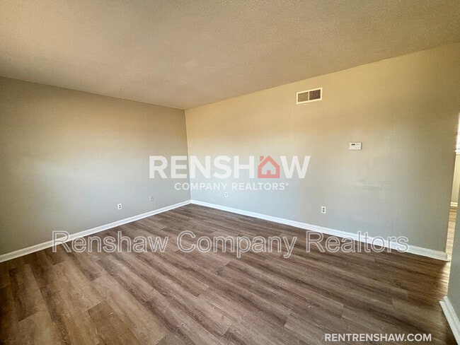 Building Photo - 559 Hemsley Ave