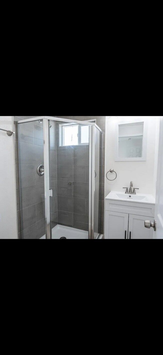 Foto del edificio - 8921 Cottonwood Ave