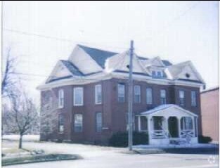 Foto del edificio - 445-447 Arsenal St