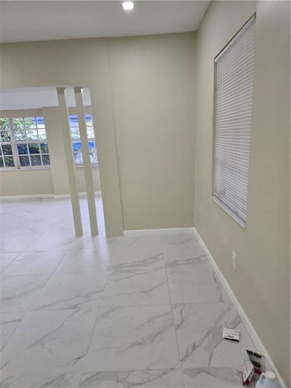 Foto del edificio - 1601 NE 182nd St