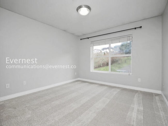 Building Photo - 1698 25th Pl NE