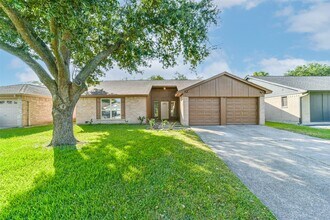 Building Photo - 2406 Pilgrims Bend Dr