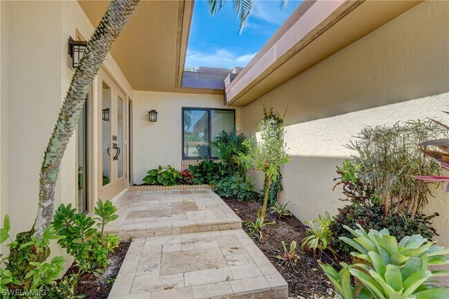 Foto del edificio - 6744 Pelican Bay Blvd