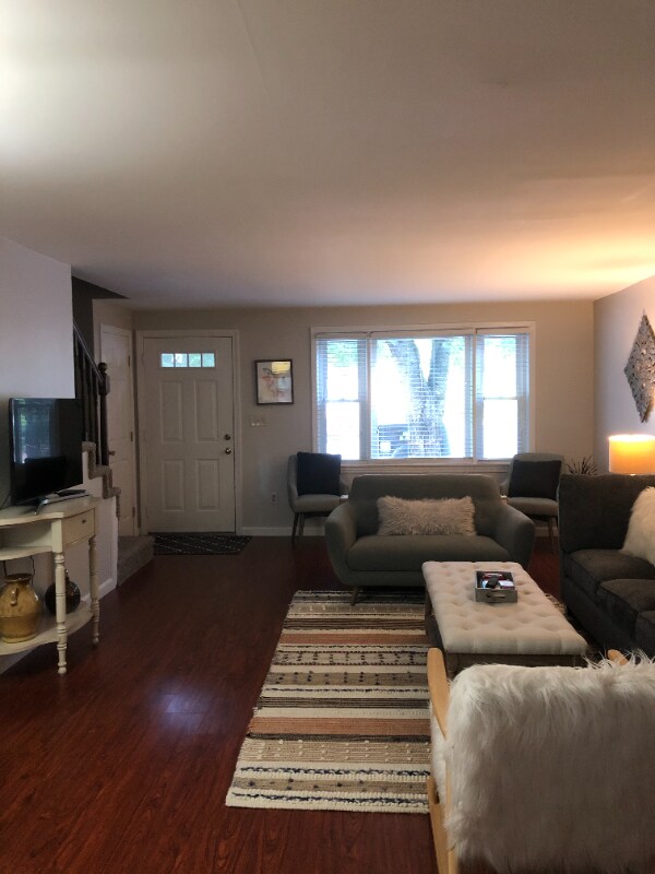 Foto del edificio - 21 Blossom Ln