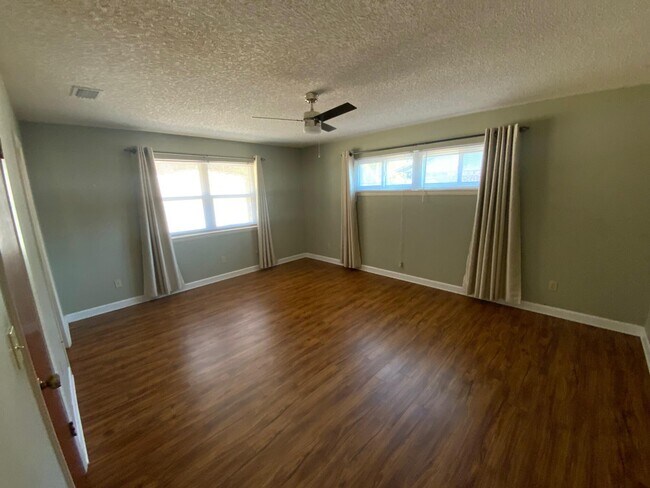 Foto del edificio - 129 12th Ave