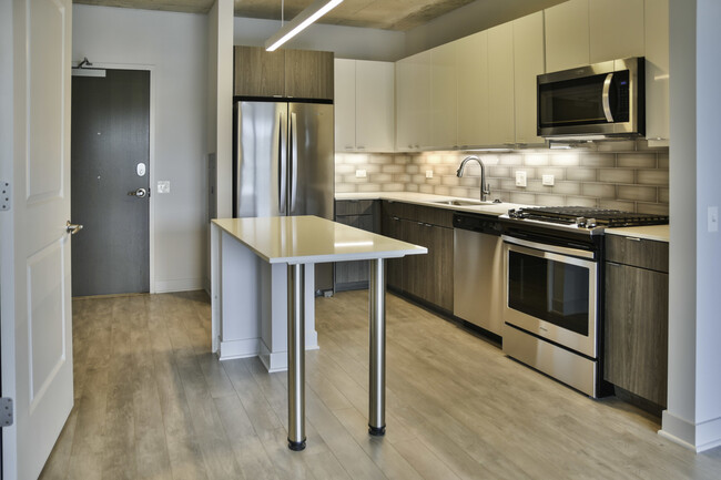 Foto del edificio - 1025 W Addison St