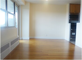 Building Photo - 110 Riverdale Ave