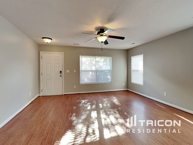 Building Photo - 1734 Red Bird Cir SE