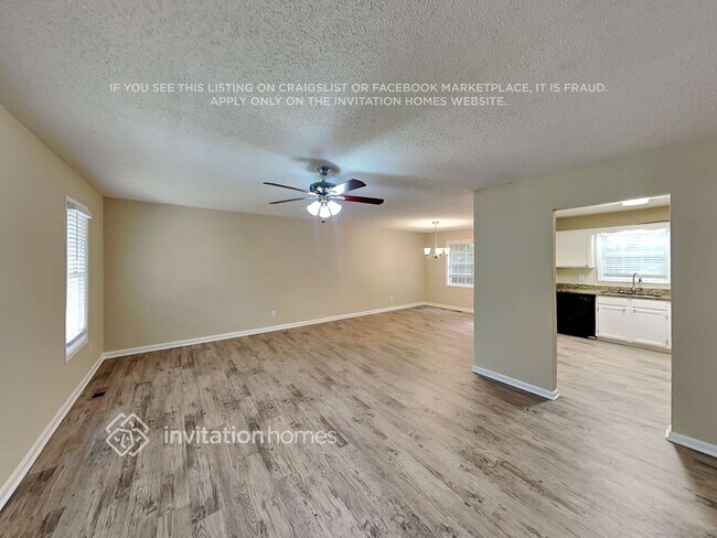 Building Photo - 223 Hampton Dr