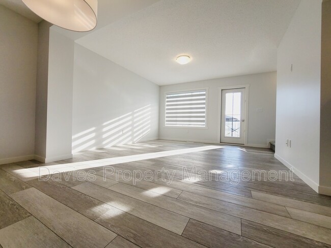 Photo du bâtiment - 1107 Cy Becker Rd NW