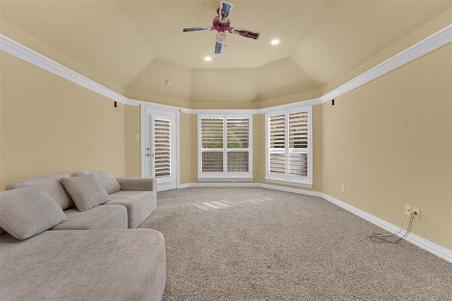 Building Photo - 2202 Southern Oaks Dr
