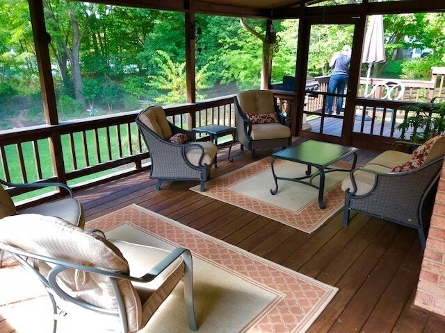Foto del edificio - Updated and immaculate 4 bed/3.5 bath colo...