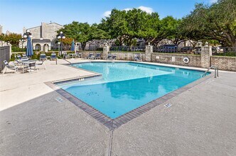 Building Photo - 7395 Regency Square Ct