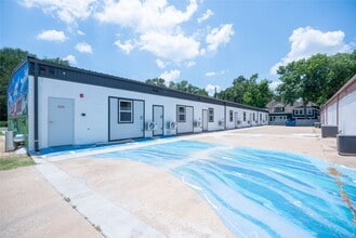 Building Photo - 2612 Castle St