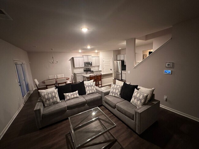 Foto del edificio - 3283 Hawthorn Farm Blvd