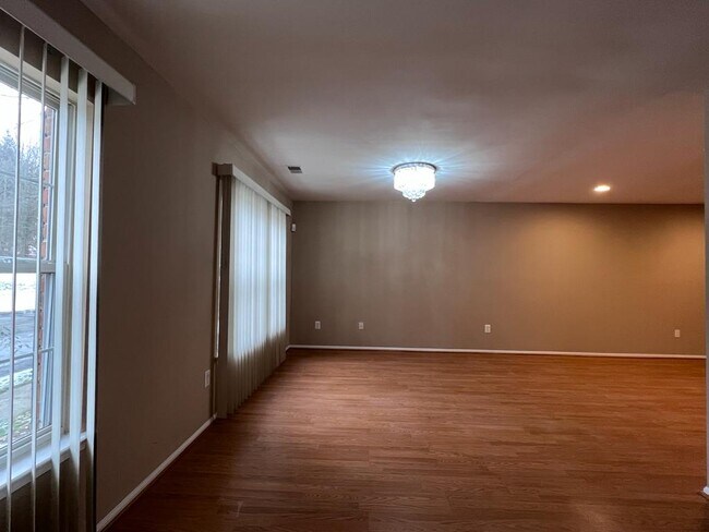 Living Room - 2125 Gunston Ct