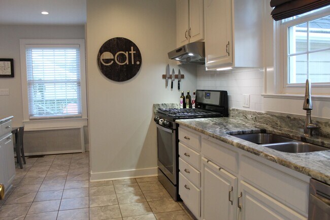 Foto del edificio - LARCHMONT