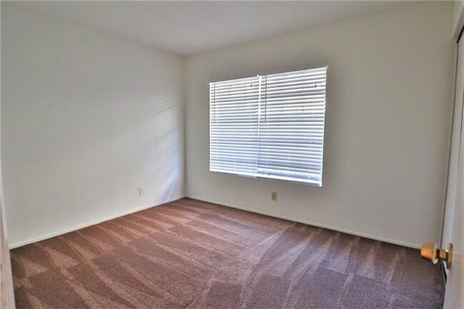 Building Photo - 18976 Singingwood Cir