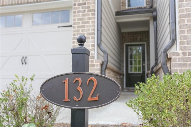 Building Photo - 132 Cedar Ln