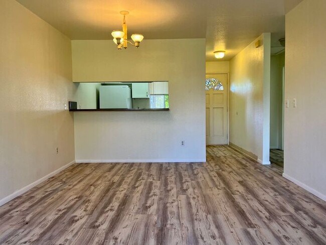 Foto del edificio - Waikele - 2 Bed, 2 Bath Town Home with 2 Parking Spaces