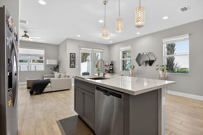 Building Photo - 1835 Sandpiper Pointe Pl