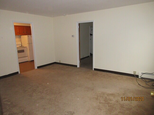 Building Photo - 1050 Lucas Ave Ext