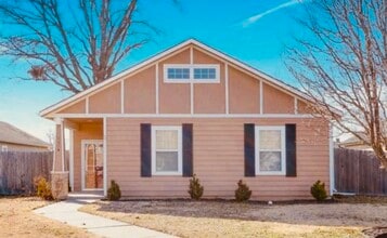 Building Photo - 1514 N Clay St