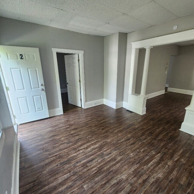 Foto del edificio - 3020 Searsdale Ave