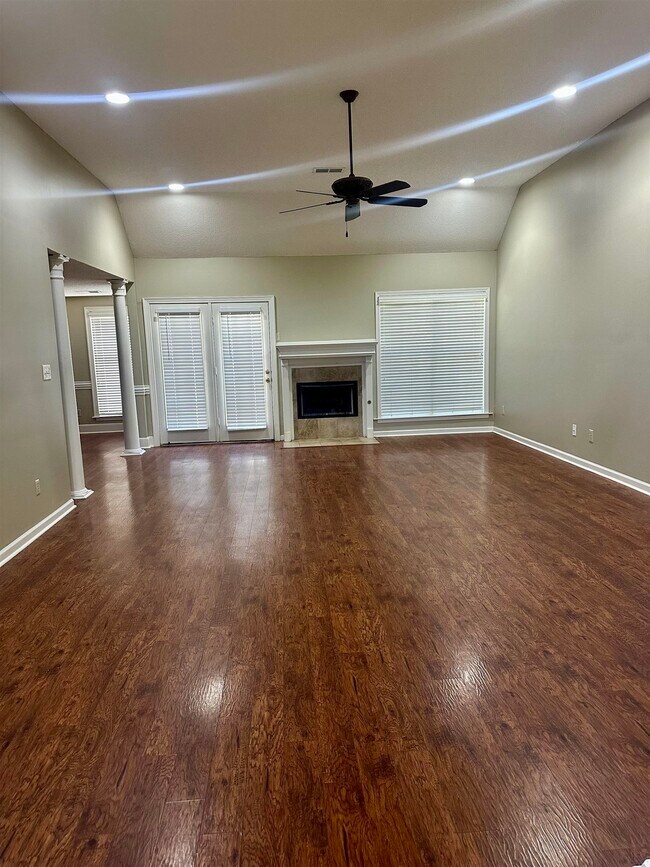 Building Photo - 814 Byhalia Rd