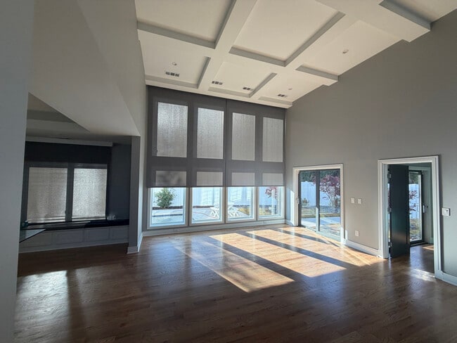 Building Photo - 1813 Crestline Ct NE