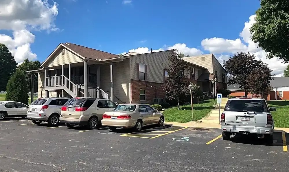 Primary Photo - 201 W Main St