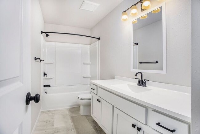 Building Photo - 670 Bush Blvd