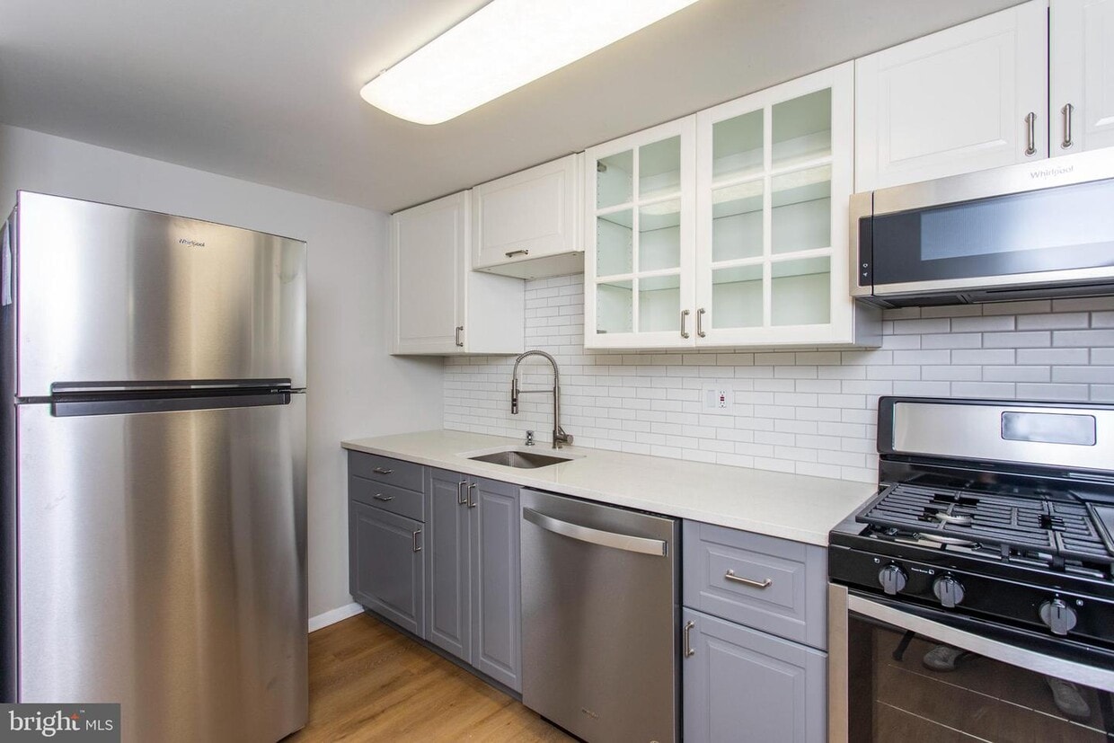 449 Old Crossing, Devon, PA 19333 Apartment for Rent in Devon