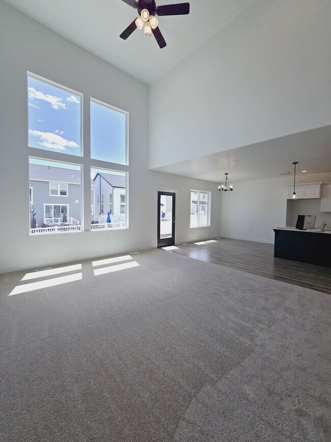 Building Photo - 4341 W Monument Peak Dr