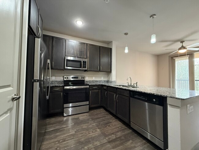 Building Photo - 1102 Treeta Trl