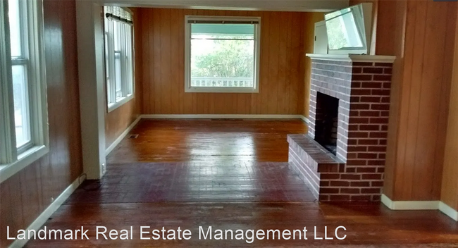 Building Photo - 8 br, 3 bath House - 1706 Lakeway Drive