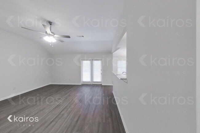 Foto del edificio - 325 Bent Tree Dr