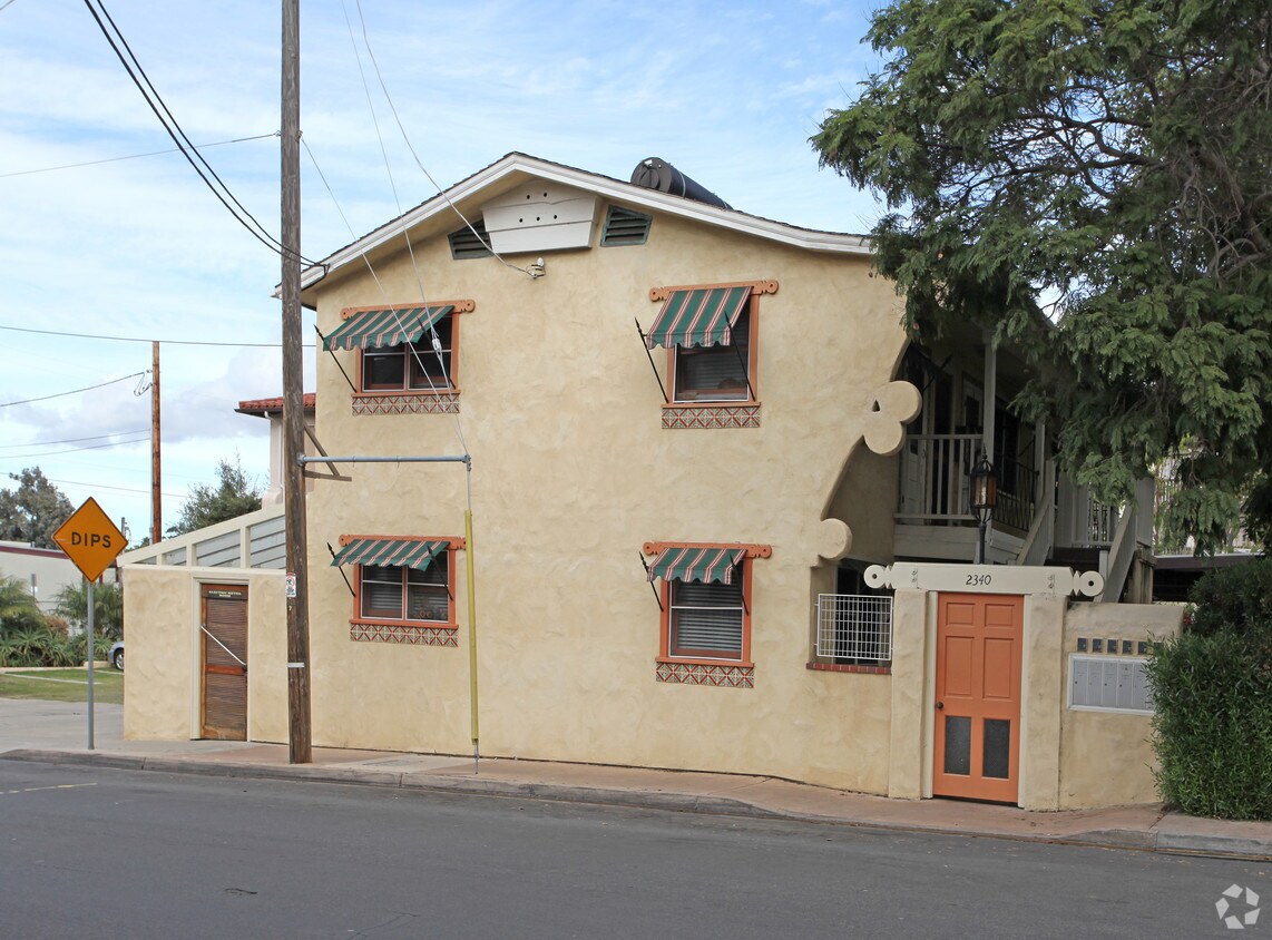 Building Photo - Old Town Apartments