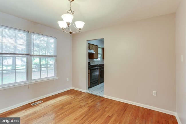 Building Photo - 8438 King's Meade Way