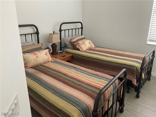 Foto del edificio - 5802 Kingston Pl