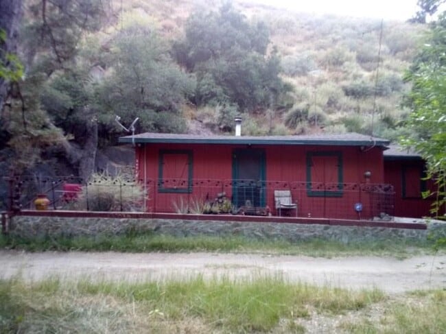 Building Photo - 34715 Bouquet Canyon Rd
