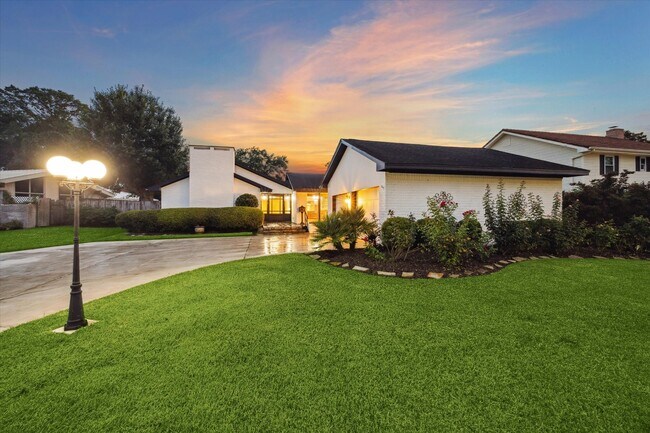 Foto del edificio - 18618 Point Lookout Dr